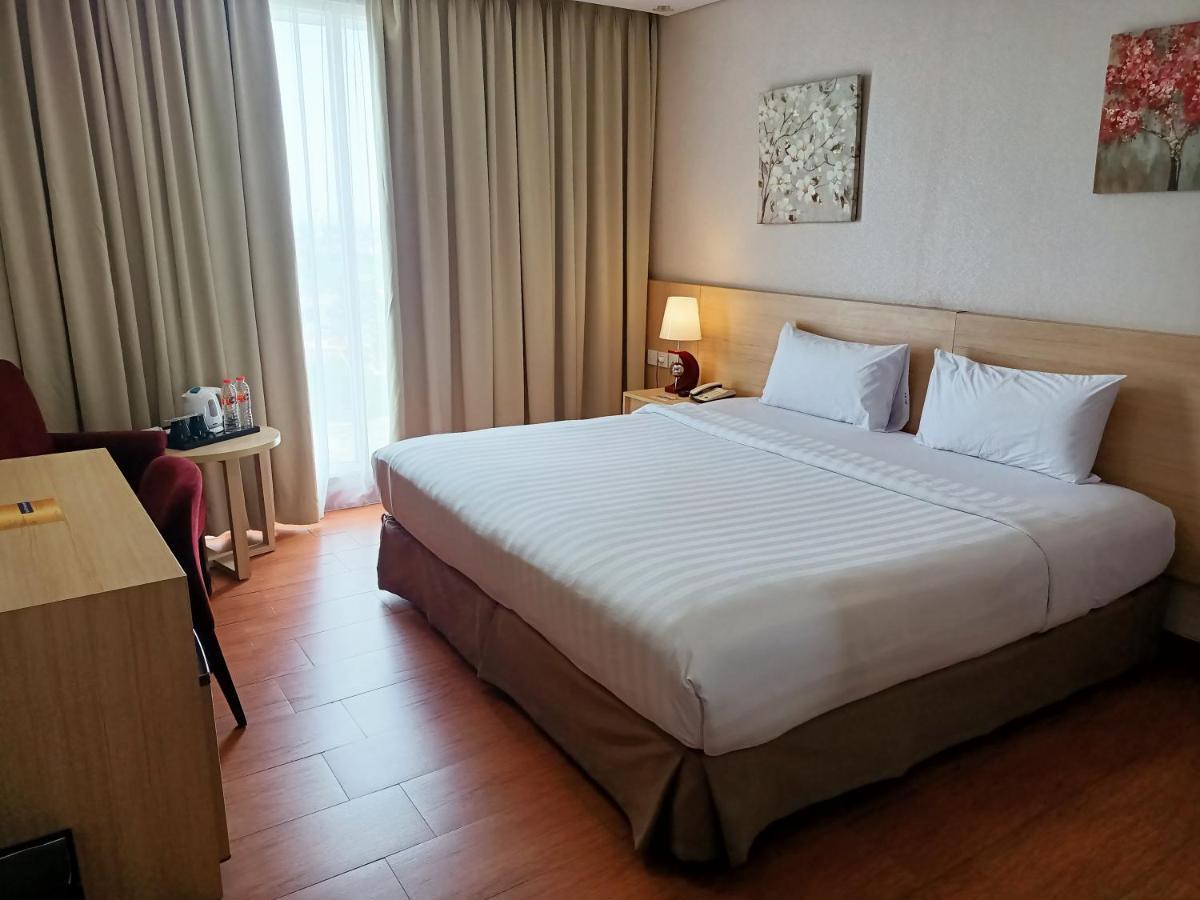 Days Hotel & Suites By Wyndham Jakarta Airport Tangerang Exterior photo