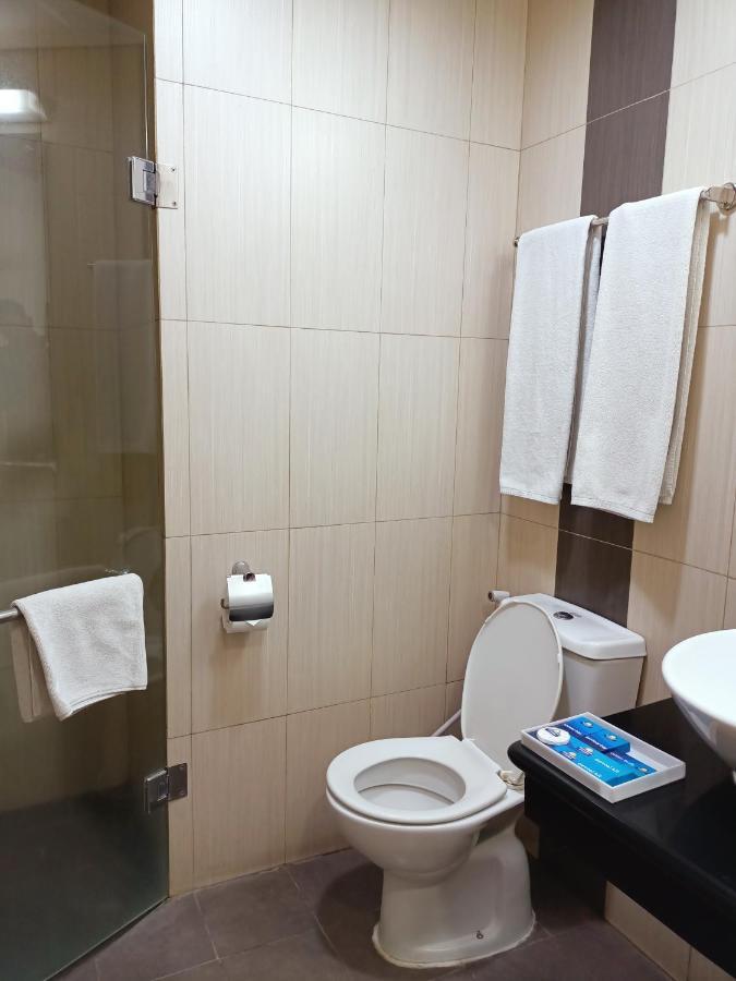 Days Hotel & Suites By Wyndham Jakarta Airport Tangerang Exterior photo